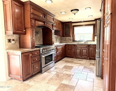 29608 Lazy Oak Place - Photo Thumbnail 2