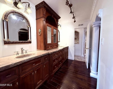 29608 Lazy Oak Place - Photo Thumbnail 14