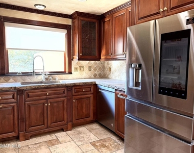 29608 Lazy Oak Place - Photo Thumbnail 4
