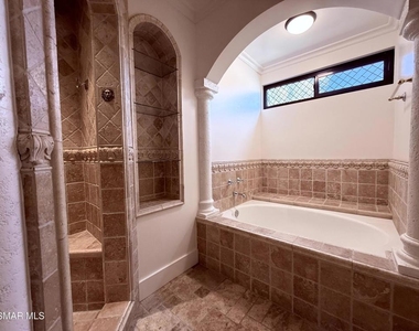 29608 Lazy Oak Place - Photo Thumbnail 15