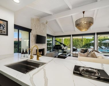 6 Exeter Court - Photo Thumbnail 17