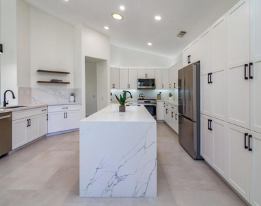 67568 S Laguna Drive - Photo Thumbnail 12