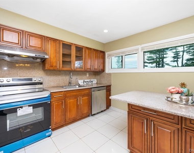 201 Sprucewood Drive - Photo Thumbnail 11