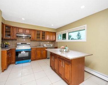 201 Sprucewood Drive - Photo Thumbnail 10