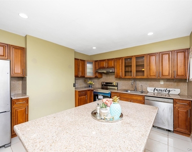 201 Sprucewood Drive - Photo Thumbnail 12