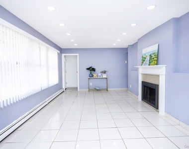 201 Sprucewood Drive - Photo Thumbnail 7