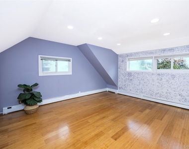 201 Sprucewood Drive - Photo Thumbnail 24