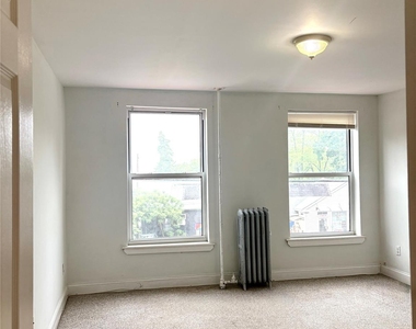 2 Morris Avenue - Photo Thumbnail 10