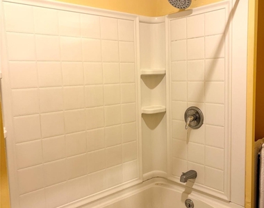 2 Morris Avenue - Photo Thumbnail 7