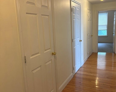 2 Morris Avenue - Photo Thumbnail 8