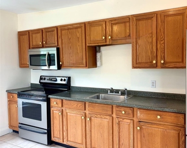 2 Morris Avenue - Photo Thumbnail 4