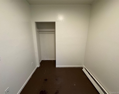 21 Jewett Avenue - Photo Thumbnail 6