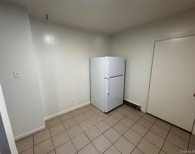 21 Jewett Avenue - Photo Thumbnail 10