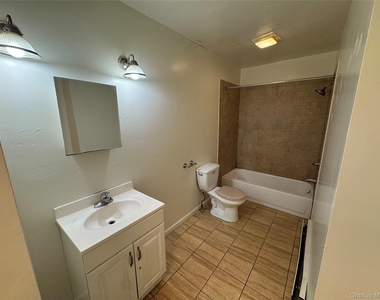 21 Jewett Avenue - Photo Thumbnail 5