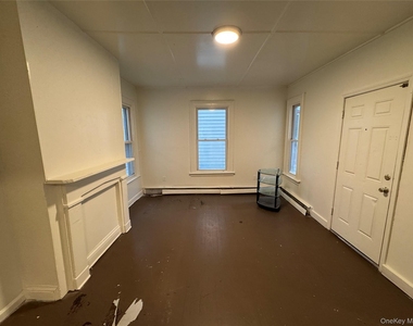 21 Jewett Avenue - Photo Thumbnail 12