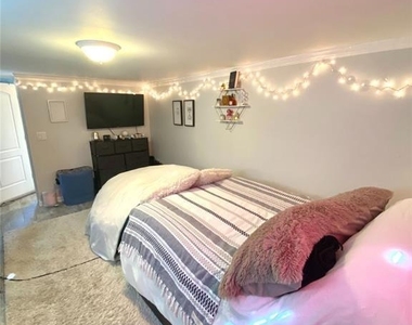 102 Troy Avenue - Photo Thumbnail 9