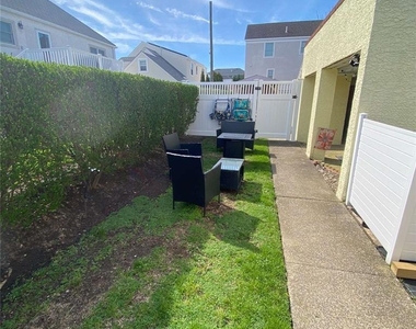 102 Troy Avenue - Photo Thumbnail 15