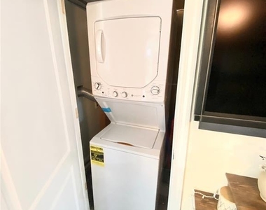 102 Troy Avenue - Photo Thumbnail 12