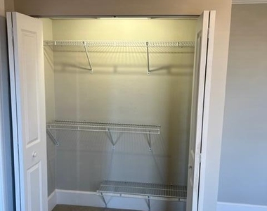 26 Penrose Avenue - Photo Thumbnail 29