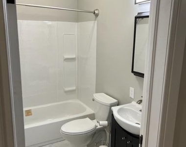 26 Penrose Avenue - Photo Thumbnail 15