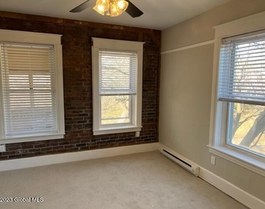26 Penrose Avenue - Photo Thumbnail 28