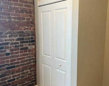 26 Penrose Avenue - Photo Thumbnail 9