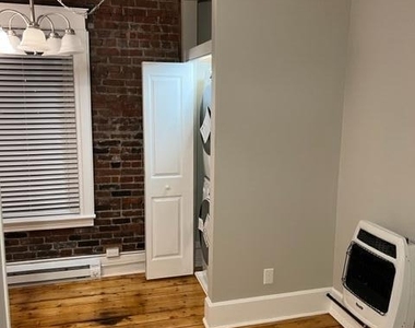 26 Penrose Avenue - Photo Thumbnail 8