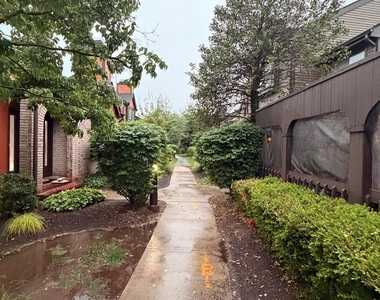 100 E Riverbend Drive - Photo Thumbnail 2