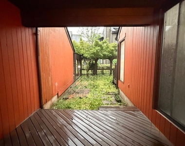 100 E Riverbend Drive - Photo Thumbnail 7