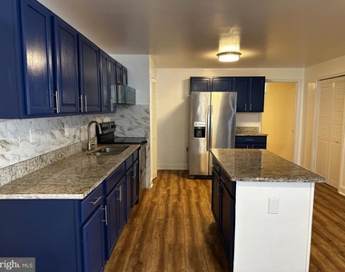 6723 Averett Court - Photo Thumbnail 9