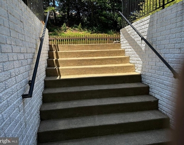 6723 Averett Court - Photo Thumbnail 4