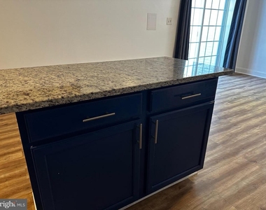 6723 Averett Court - Photo Thumbnail 6