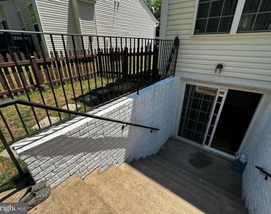 6723 Averett Court - Photo Thumbnail 3