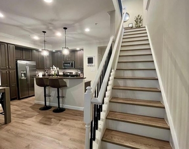 15181 Leicestershire Street - Photo Thumbnail 9