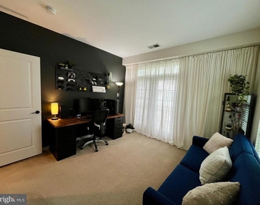 15181 Leicestershire Street - Photo Thumbnail 20