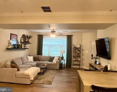 15181 Leicestershire Street - Photo Thumbnail 3