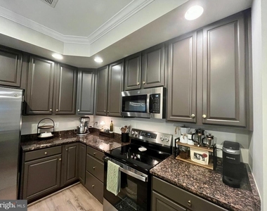 15181 Leicestershire Street - Photo Thumbnail 4