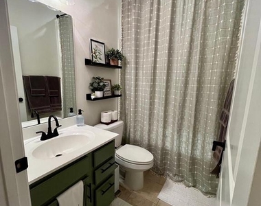 15181 Leicestershire Street - Photo Thumbnail 19