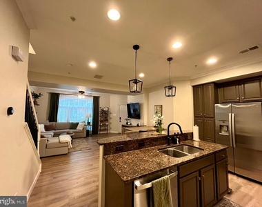 15181 Leicestershire Street - Photo Thumbnail 6
