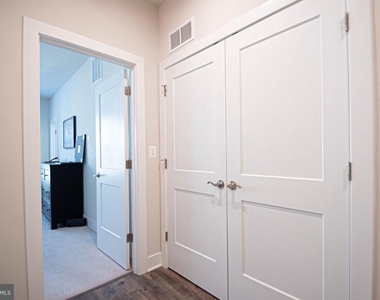 2453 Liberty Loop - Photo Thumbnail 5