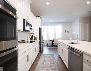 2453 Liberty Loop - Photo Thumbnail 25