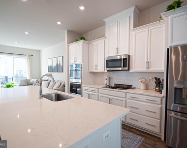 2453 Liberty Loop - Photo Thumbnail 16