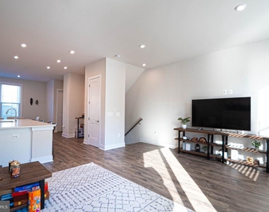 2453 Liberty Loop - Photo Thumbnail 31
