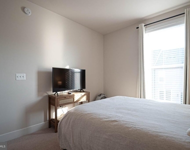 2453 Liberty Loop - Photo Thumbnail 11