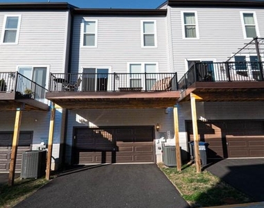 2453 Liberty Loop - Photo Thumbnail 38