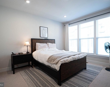 2453 Liberty Loop - Photo Thumbnail 4