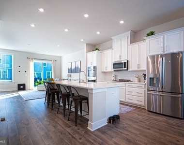2453 Liberty Loop - Photo Thumbnail 21