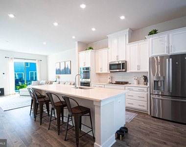 2453 Liberty Loop - Photo Thumbnail 27
