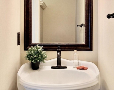 5593 Ann Peake Drive - Photo Thumbnail 4