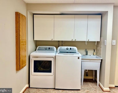 5593 Ann Peake Drive - Photo Thumbnail 13